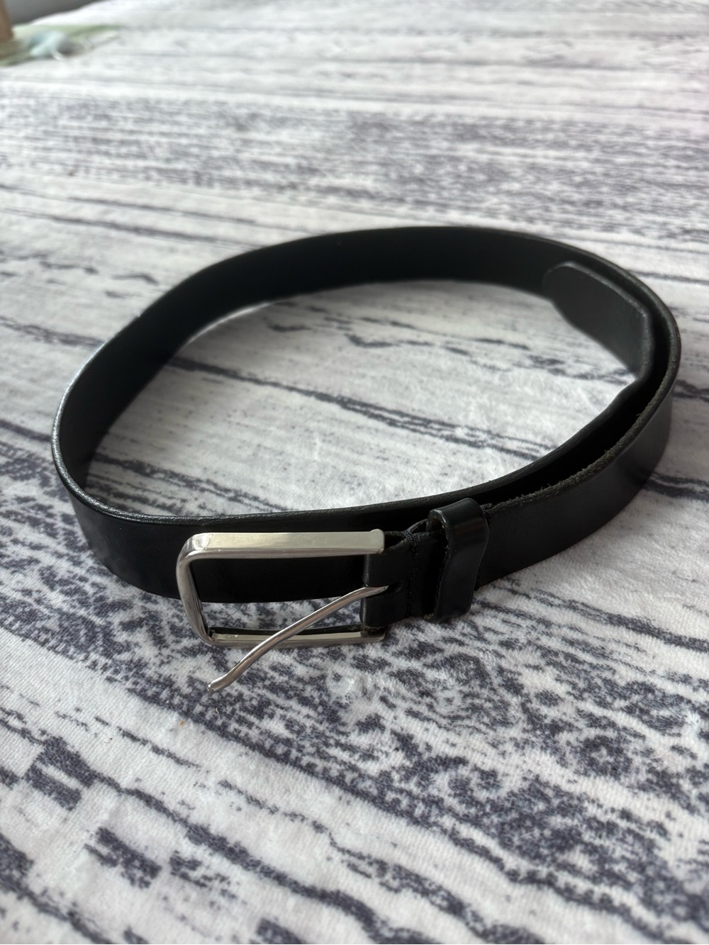 Classic Black Leather Men's Belt - Minimal Silver Buckle